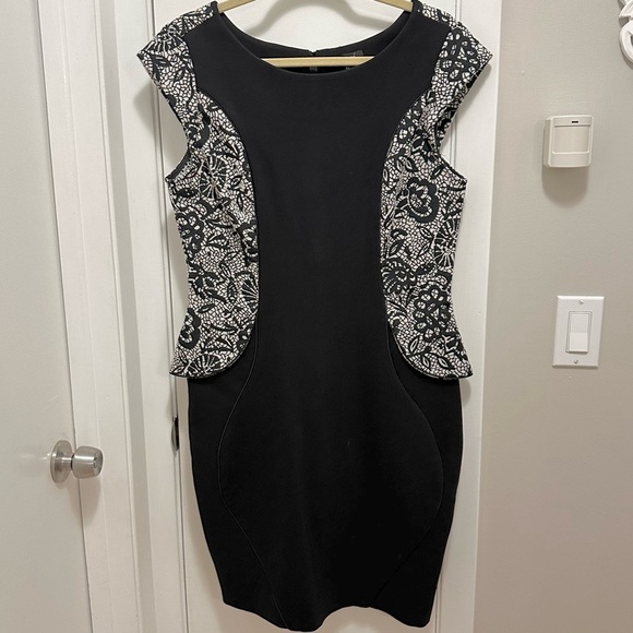 ucce Dresses & Skirts - Uccé Black White Sheath Fitted Dress 10 NWT cap sleeve USA career modest formal